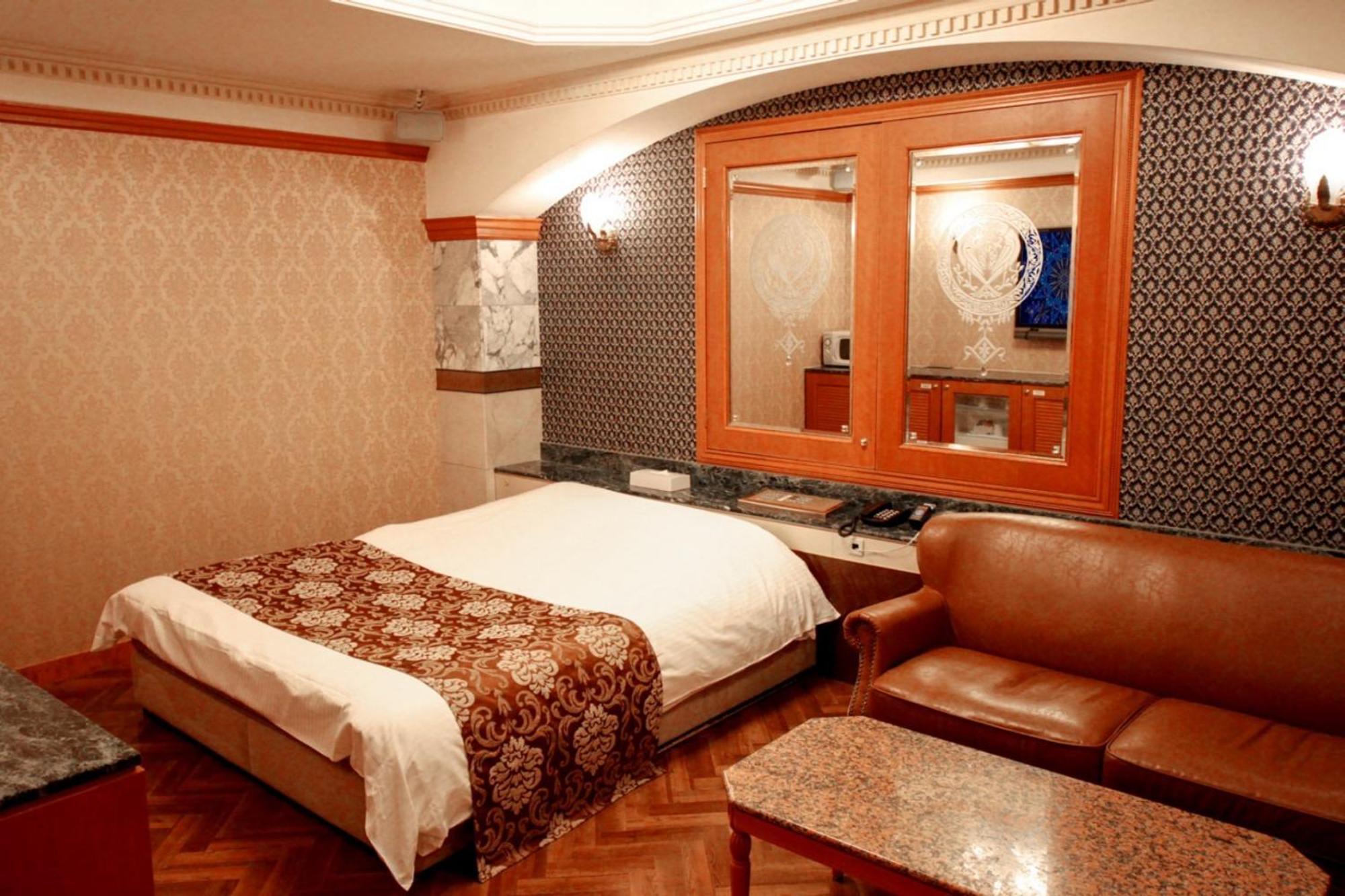 Hotel Shasha Toyonaka (Adults Only) Екстериор снимка